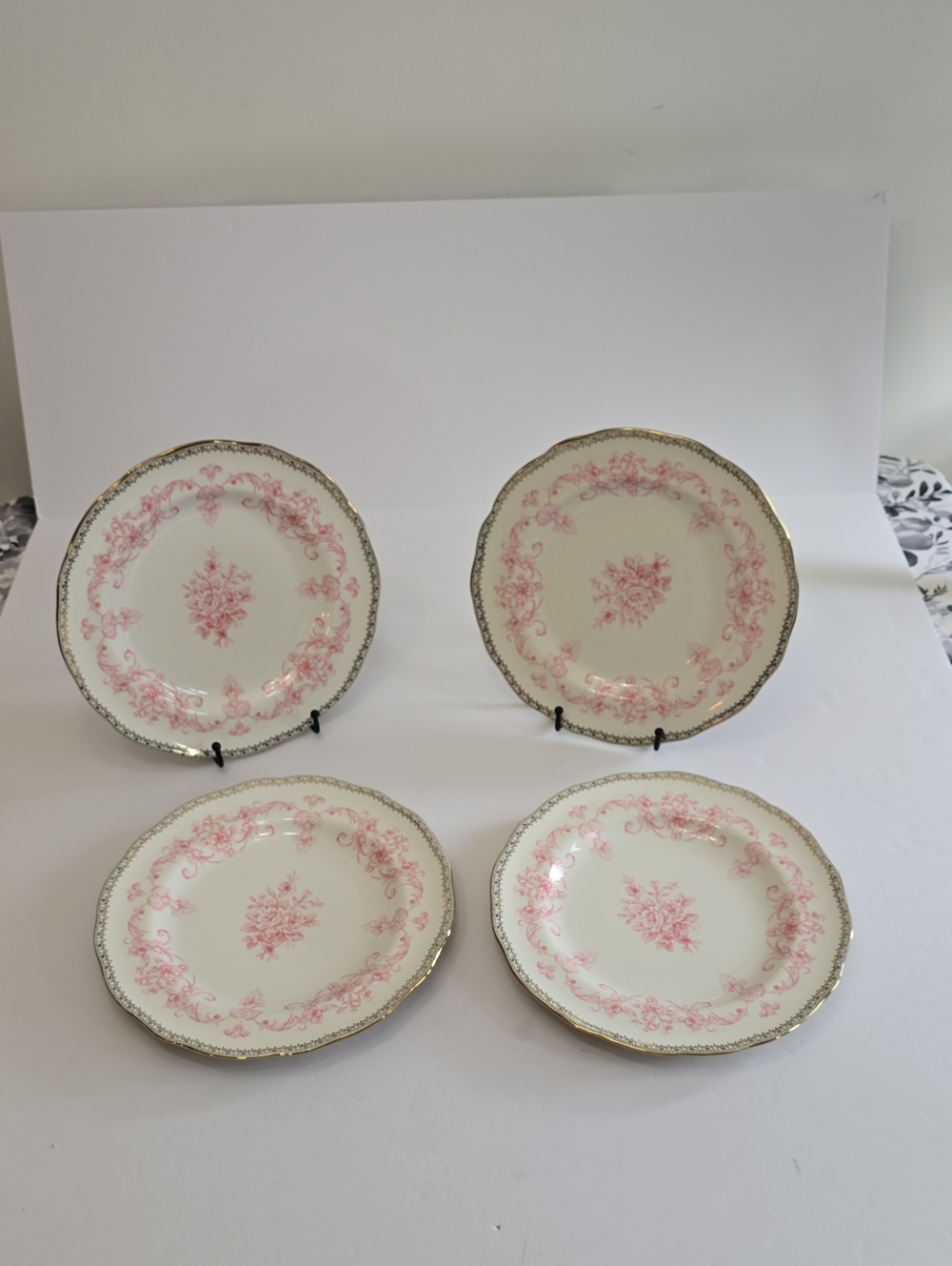 NWOT 222 Fifth Set Of 4 Genevieve E Gold Dinner Plates Porcelain
